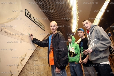 Sopot. Zespol Najlepszy Przekaz w Miescie grajacy muzyke...