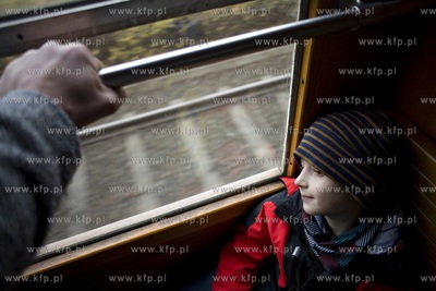 Mokołajkowy tramwaj typuN z 1952r. na trasie Strzyża...