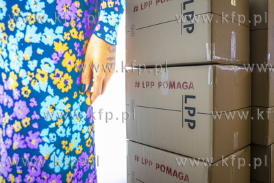 Firma odzieżowa LPP w ramach akcji LPP Pomaga szyje...