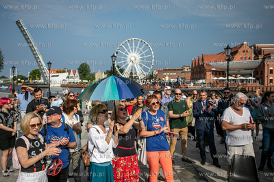 Gdańsk. Targ Rybny. Tour de Konstytucja - obywatelska...