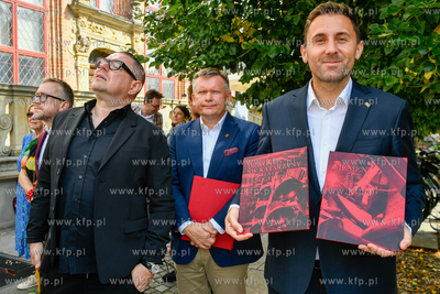 Gdańsk. Przedproża Dworu Artusa. Prawykonanie utworu...