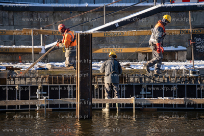 Remont Długiego Pobrzeża w Gdańsku. 05.01.2024 fot....