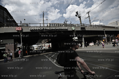 Berlin stolica Niemiec. Nz. Bahnhof Berlin Friedrichstrasse....
