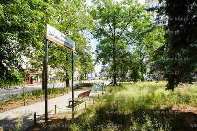 Gdańsk Wrzeszcz. Tablica na Skwerze Bohaterskiego...