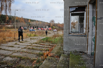 Gdynia. Obluze. Zawalenie stropu magazynu przy ulicy...