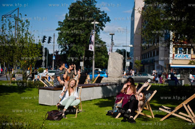 Gdynia. Skwer Zeromskiego, na ktorym w sasiedztwie...