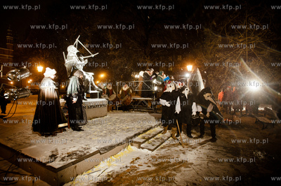 Gdansk. Zieleniec przy pomniku Jana Heweliusza. Widowisko...