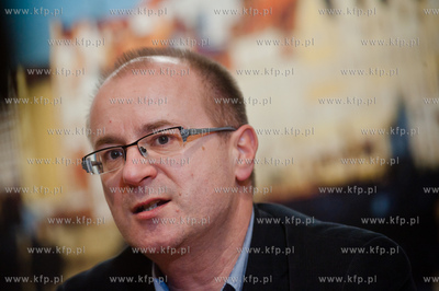 Urzad Miasta Gdanska. Briefing prasowy Macieja Lisickiego...