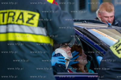 Gdansk. Cwiczenia Strazy Pozarnej na nowo budowanym...