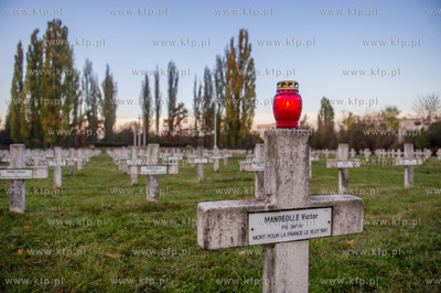 Gdansk. Wojskowy Cmentarz Francuski. Dzien Wszystkich...