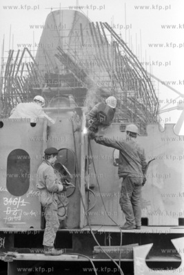 Montaz sekcji statku oznaczonego symbolem B3641 na...