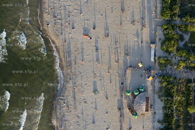 Dzien na plazy we Wladyslawowie. Seria zdjec autorstwa...