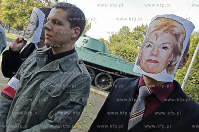 Gdansk, al. Grunwaldzka. Happening Pomorskiego Okregu...