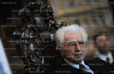 Gdansk. Dwor Artusa. Wreczenie Medali sw. Wojciecha...