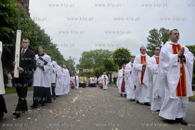 Procesja Bozego Ciala przeszla ulicami Pelplina.  03.06.2010...