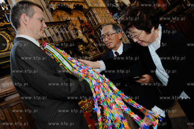 Gdansk Dwor Artusa. Grupa Japonczykow zrzeszonych w...