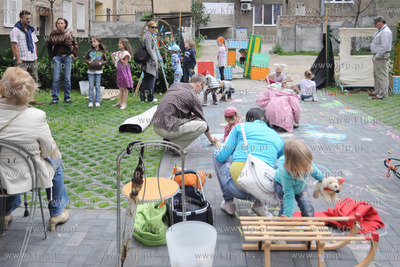 Podworko kamienicy przy Placu Grunwaldzkim 16 w Gdyni...