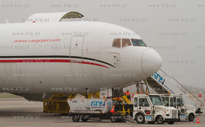 Na gdanskie lotnisko przylecial Boeing 767-200 ER Freighter...
