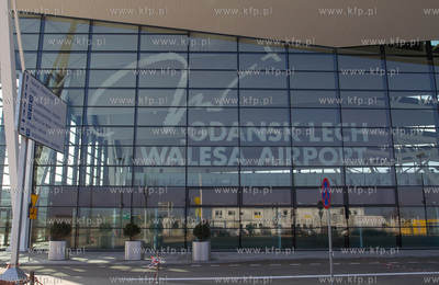 Lotnisko im Lech Walesy w Gdansku - Rebiechowie. Nowo...
