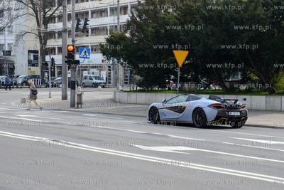 Wzorowo wprost do apelu by pozostac w domach podchodza...