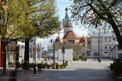 Sobota 25 kwietnia 2020 roku w Sopocie, godziny przedpołudniowe...