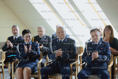 Sopot, ulica Armii Krajowej 112A. Komenda Miejska Policji....