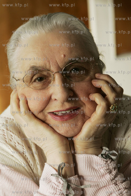 Lucyna Legut - Lucha - aktorka, malarka, pisarka. Na...