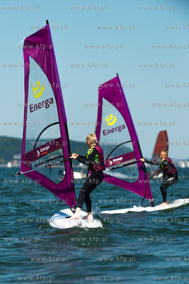 Plaza w Sopocie, przy Sopockim Klubie Zeglarskim. Briefing...