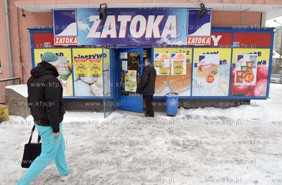 Sklep sieci ZATOKA przy skrzyzowaniu ul. Partyzantow...