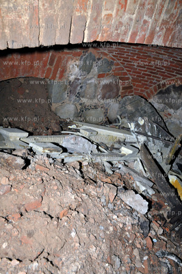 Renowacja grobowca Gralathow w Sulminie gmina Zukowo...