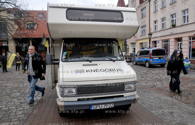 Wejherowo, Plac Jakuba Wejhera. Start Knegobusa Radia...