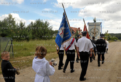 Boze Cialo we wsi Sulmin na Kaszubach obchodzono po...