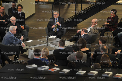 Arena Idei debata w bibliotece Europejskiego Centrum...