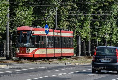 Gdańsk. Bombardier, tramwaj GTiA na al. Zwycięstwa....