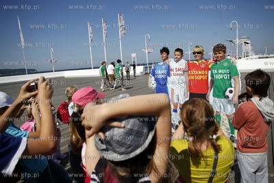 W Sopocie pojawili sie kibice z Irladii, ktorzy przyjechali...