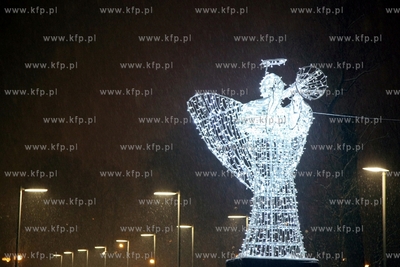 Swiateczny aniol w Alei ks. Waląga w Pruszczu Gdanskim.....