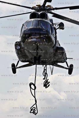 Gdynia. Swieto Morza. Pokaz dzialan antyterrorystycznych...