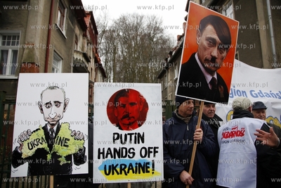 Demonstracja pod konsulatem Rosji w Gdansku Wrzeszczu...
