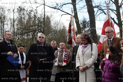 Gdańsk. Cmentarz garnizonowy. Odsłonięcie tablicy...