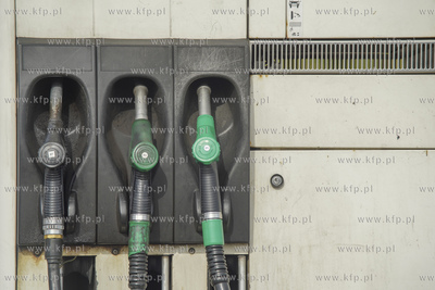 Gdańsk. Stacja paliw Carrefour przy C.H. Morena ul....