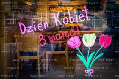 Promocje w sklepach z okazji Dnia Kobiet.   06.03.2019...