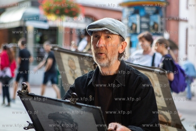 Sopot, Leszek Kuczerski, rysuke karykatury. 21.08.2019...