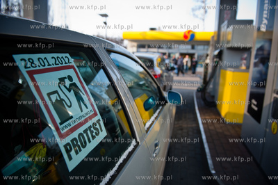 Gdansk. Protest kierowcow przeciwko rosnacym cenom...