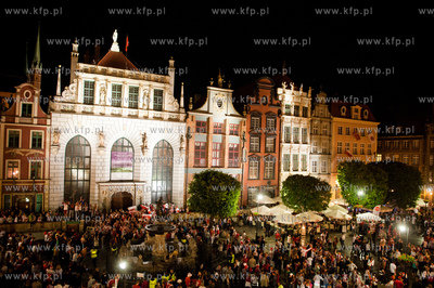 Gdansk. Dlugi Targ. Sympatycy Polskiej reprezentacji...