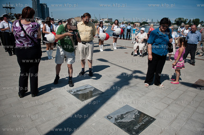 Nabrzeze Pomorskie w Gdyni. Aleja Statkow Pasazerskich....