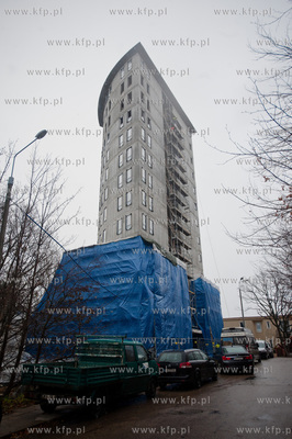 Gdynia. Uroczystosc zawieszenia wiechy na apartamentowcu...