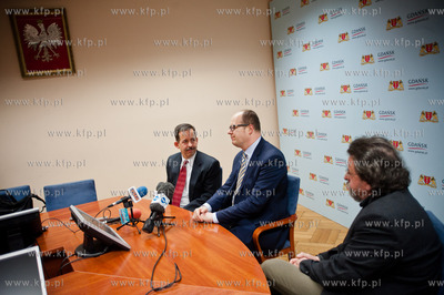 Gdansk. Urzad Miejski. Konferencja prasowa z udzialem...