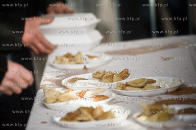 Gdansk. Targ Weglowy. XVIII Wigilia dla ubogich, samotnych...