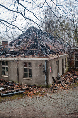Gdansk. Oliwa. Dogaszanie i ogledziny dachu zabytkowego...