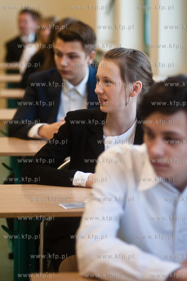 Gimnazjum nr 48 w Gdansku. Egzamin gimnazjalny.
23.04.2014
fot....